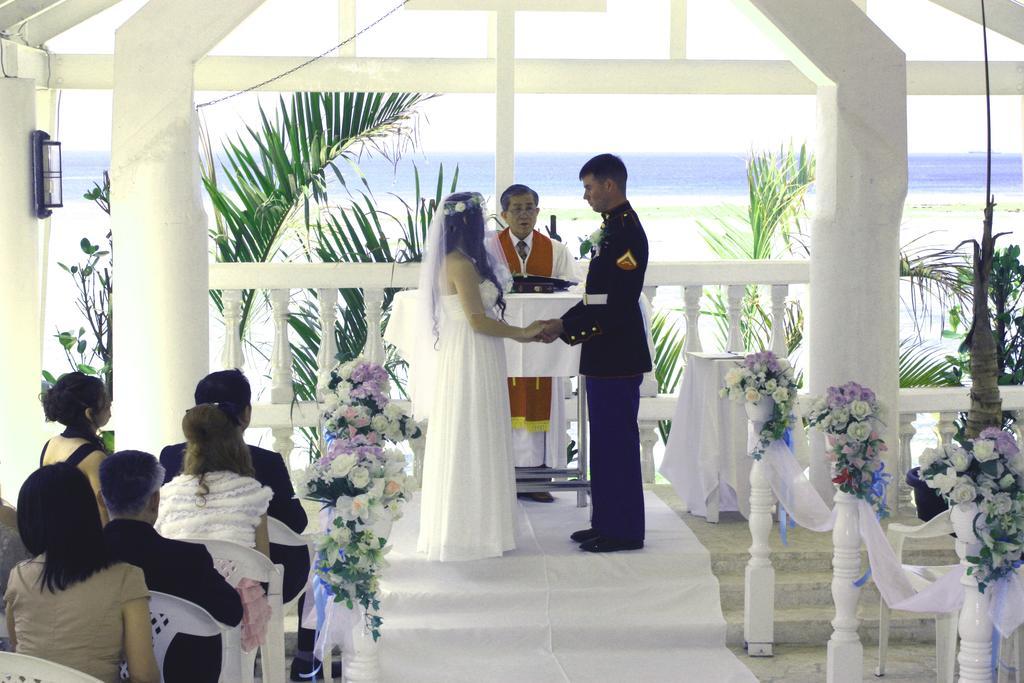 Beach Resort Morimar Yomitan Buitenkant foto